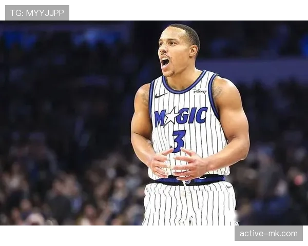 德斯蒙德·班恩上季对比无球增多，利用换防拉开三分